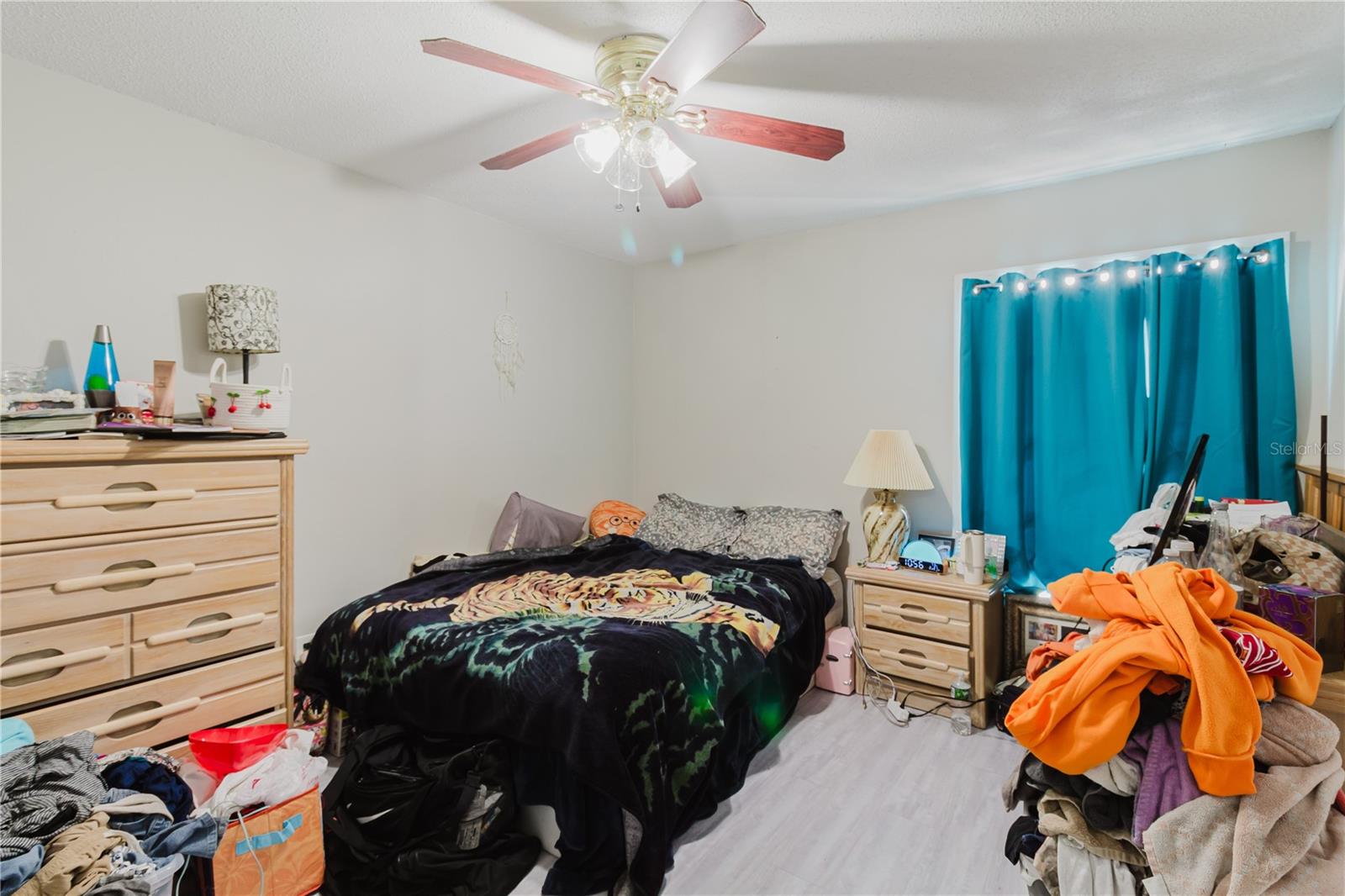 RIVER OAKS CONDO I - Residential