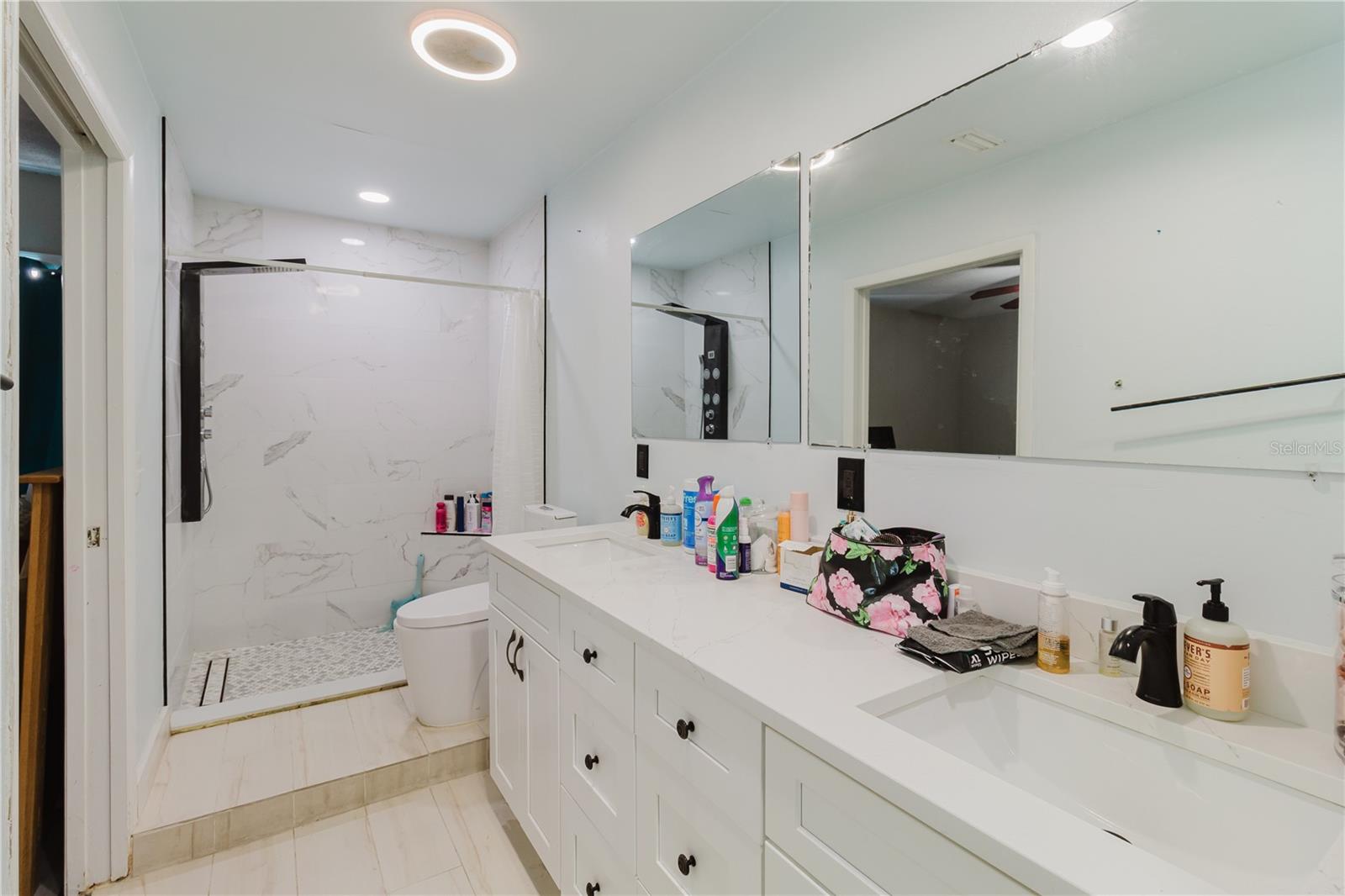 RIVER OAKS CONDO I - Residential