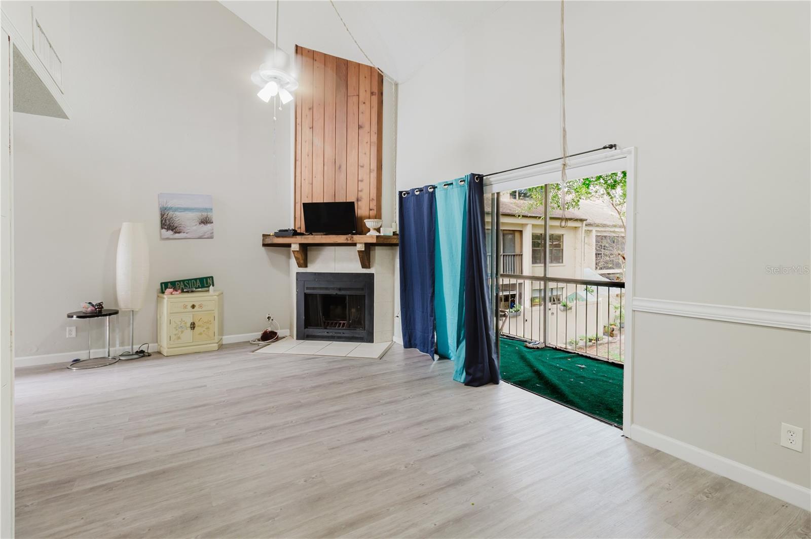 RIVER OAKS CONDO I - Residential