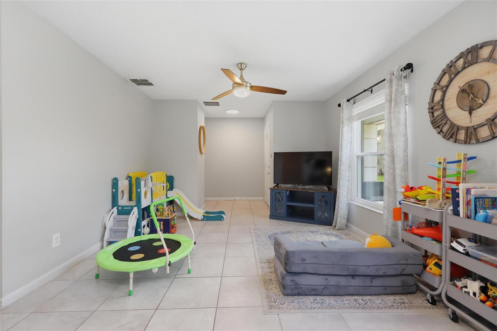 1004 CRESCENT PARKWAY