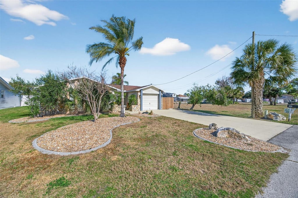 Photo of 7623 Mako Drive, Hudson, FL 34667 (MLS # W7889923)