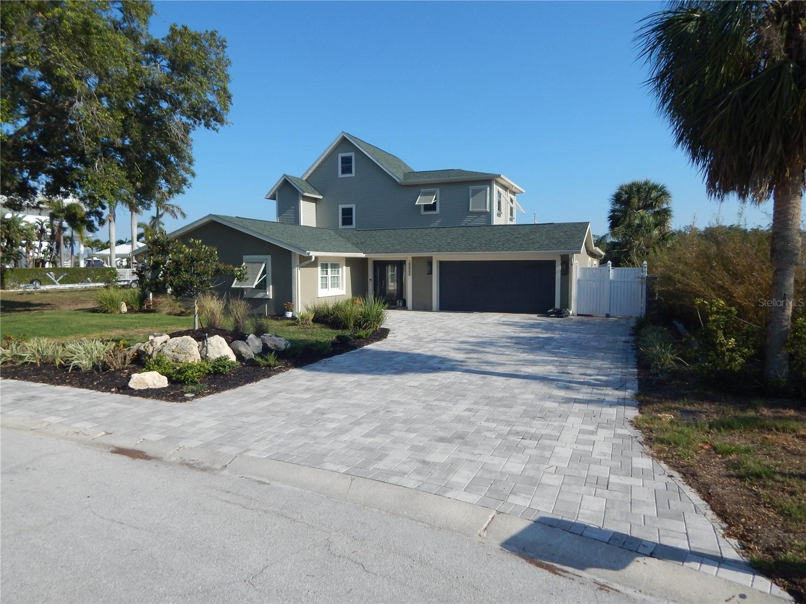 8025 ISLAND DRIVE