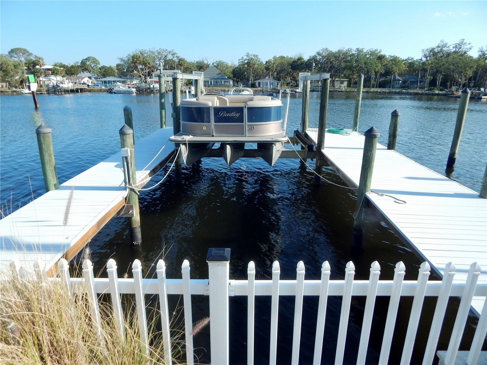 8025 ISLAND DRIVE