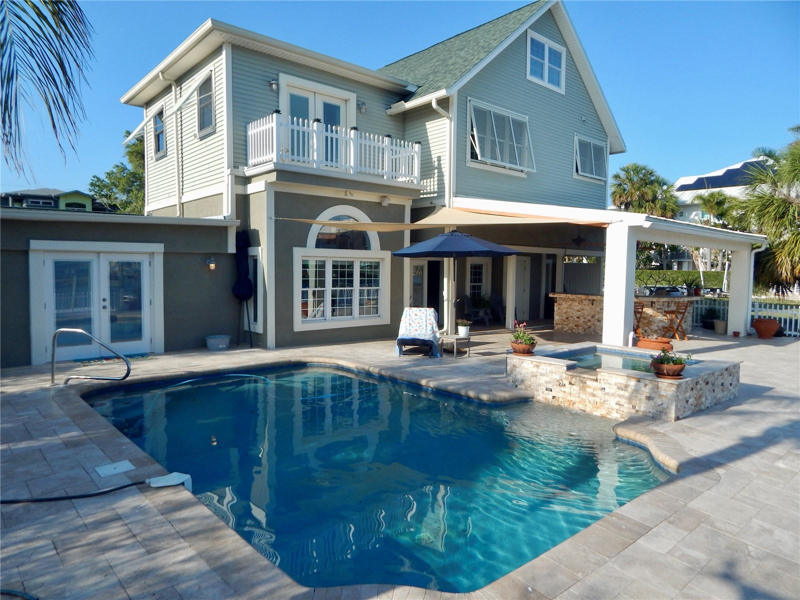 8025 ISLAND DRIVE