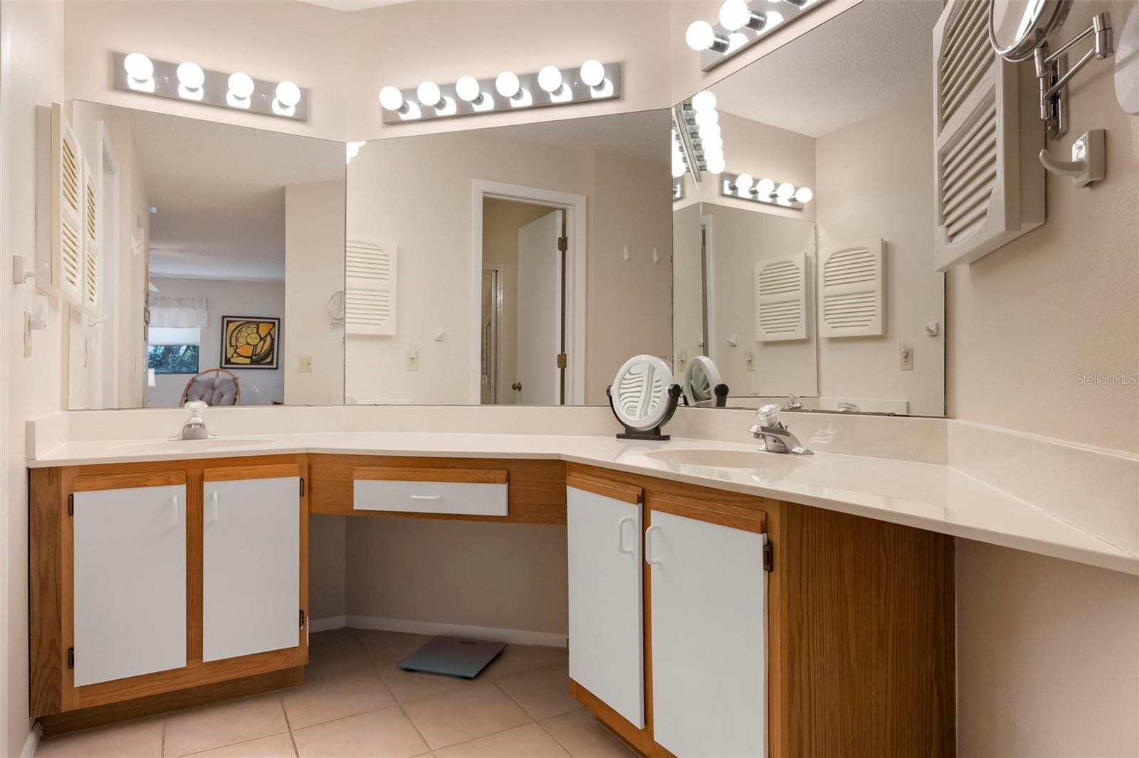 PINE HOLLOW - Residential