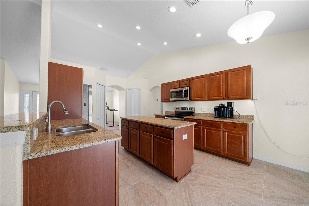 SPRING HILL - Residential