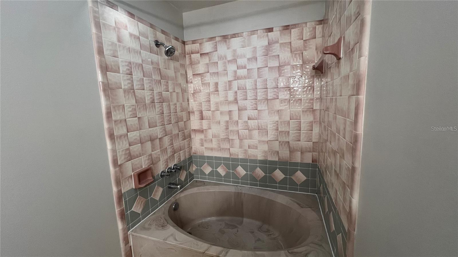 FOXHALL CONDO PH 1-3 - Residential