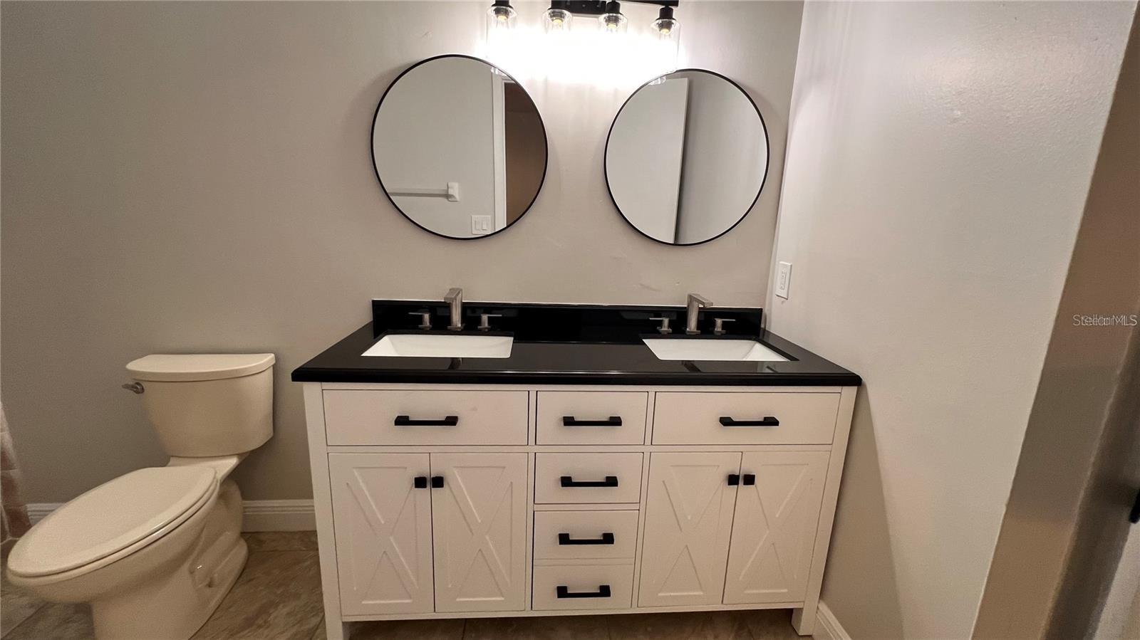 FOXHALL CONDO PH 1-3 - Residential