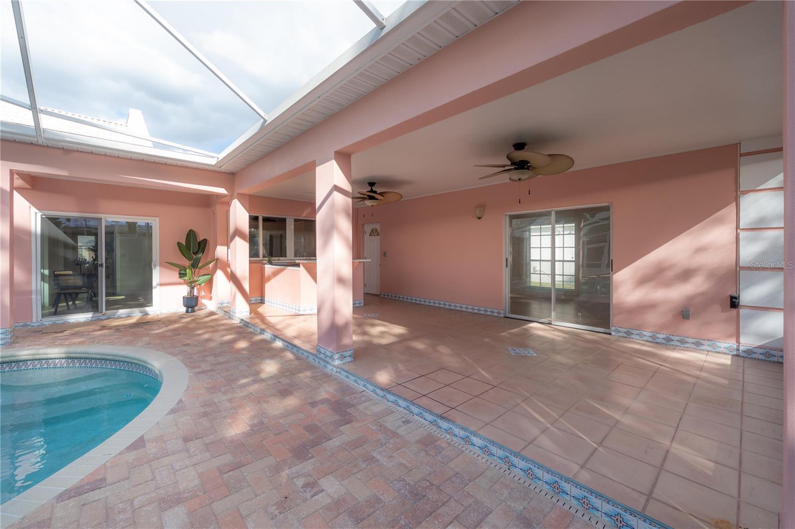 THE MANORS AT WHITE TROUT LAKE - Residential