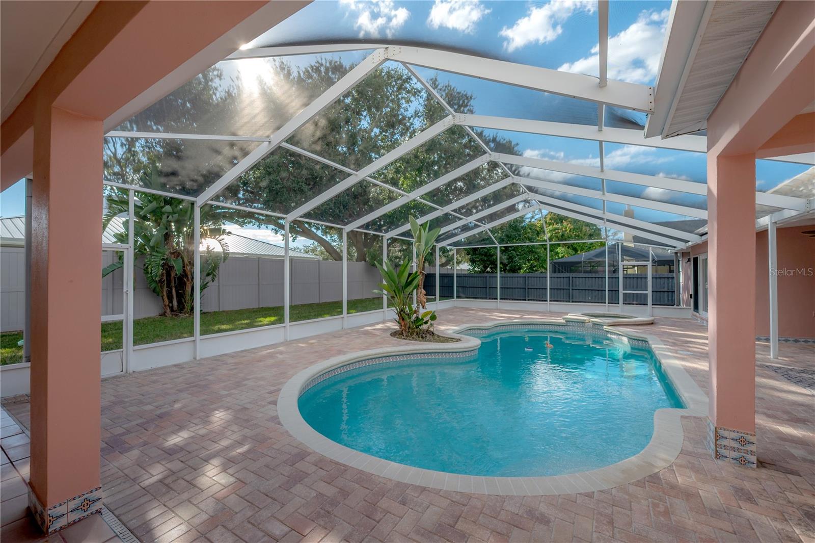 THE MANORS AT WHITE TROUT LAKE - Residential