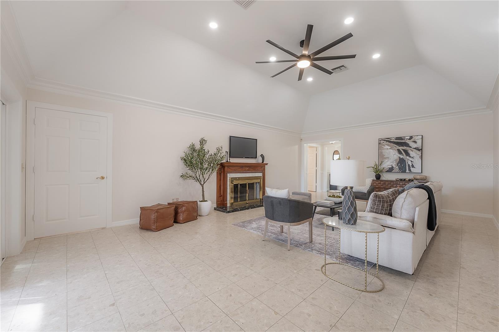 THE MANORS AT WHITE TROUT LAKE - Residential