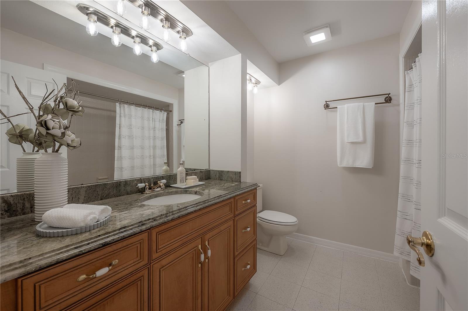 THE MANORS AT WHITE TROUT LAKE - Residential