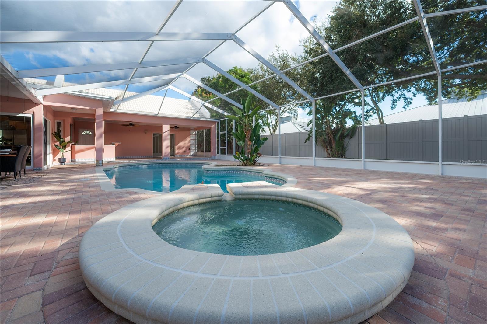 THE MANORS AT WHITE TROUT LAKE - Residential