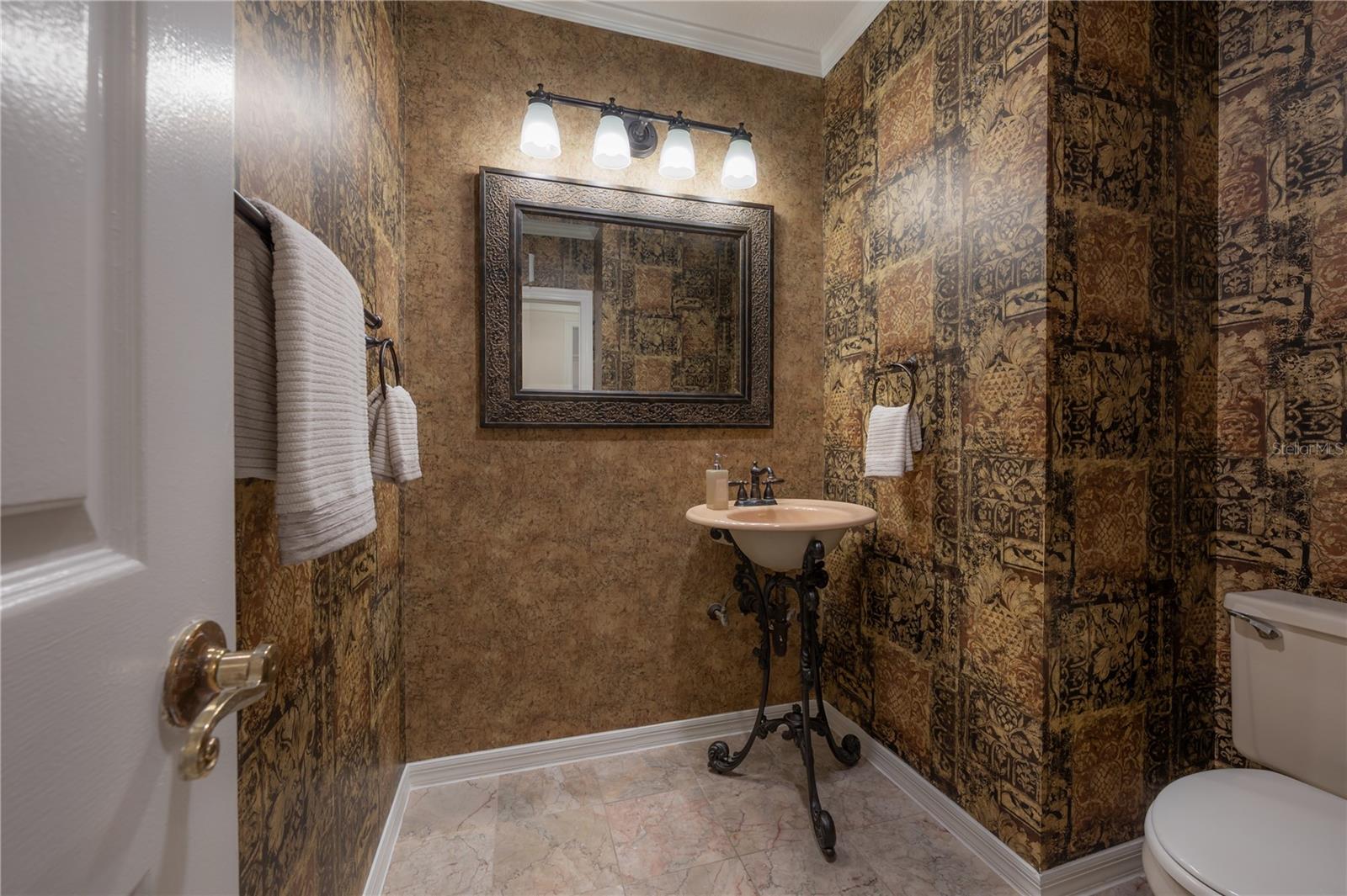 THE MANORS AT WHITE TROUT LAKE - Residential