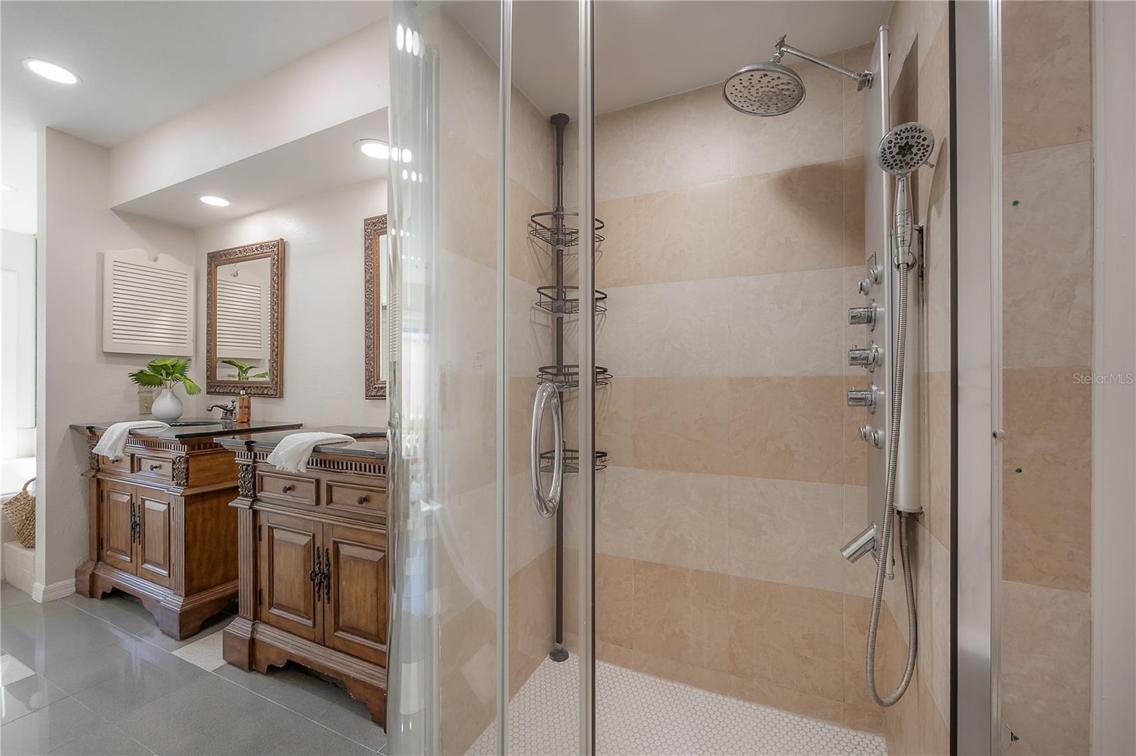 THE MANORS AT WHITE TROUT LAKE - Residential