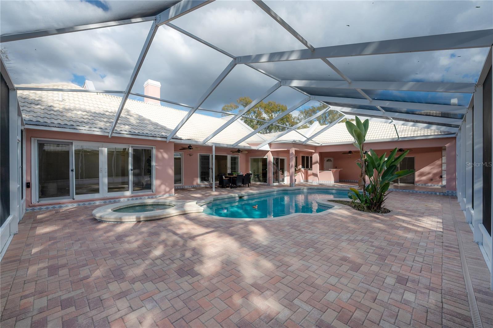 THE MANORS AT WHITE TROUT LAKE - Residential