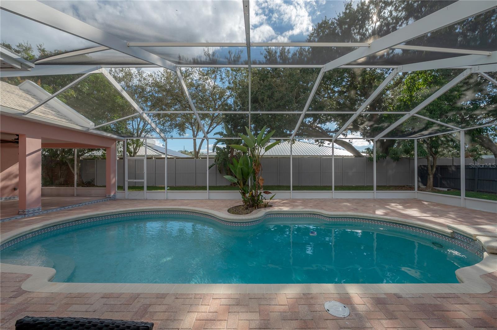 THE MANORS AT WHITE TROUT LAKE - Residential