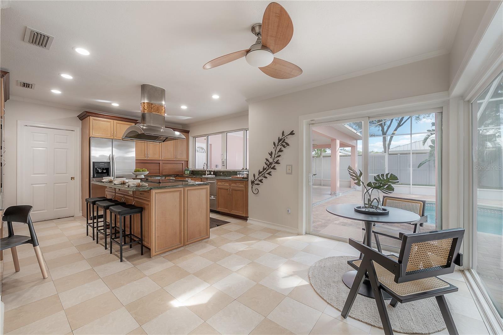 THE MANORS AT WHITE TROUT LAKE - Residential