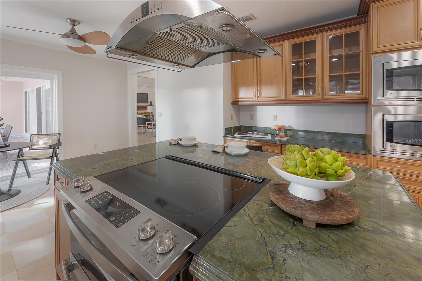 THE MANORS AT WHITE TROUT LAKE - Residential