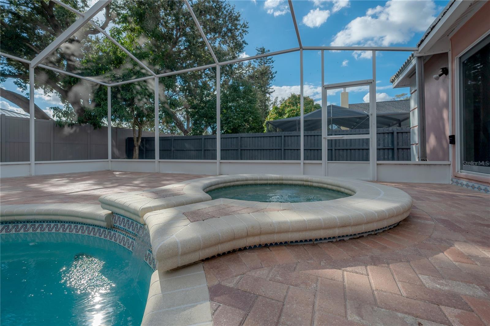 THE MANORS AT WHITE TROUT LAKE - Residential