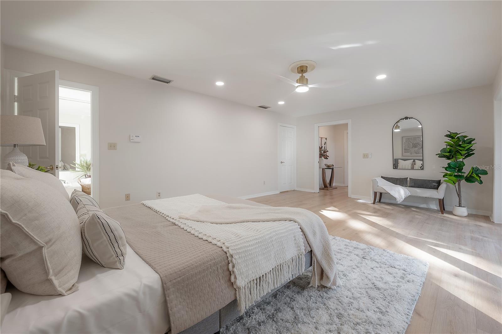 THE MANORS AT WHITE TROUT LAKE - Residential