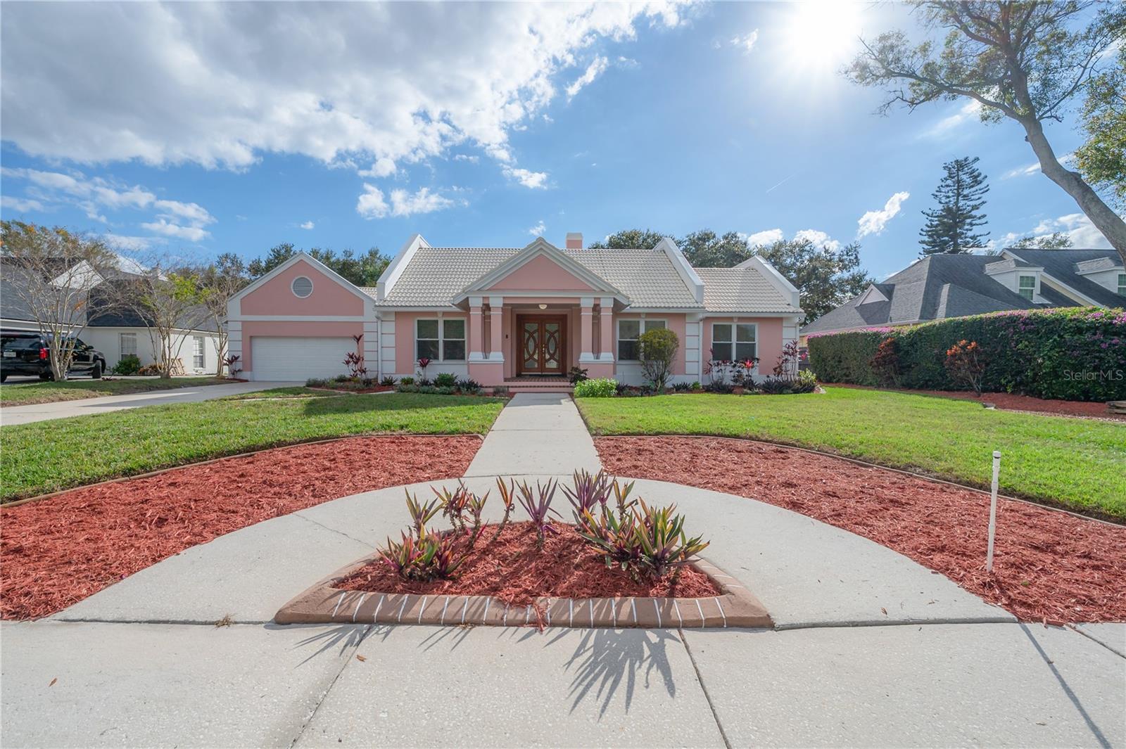 THE MANORS AT WHITE TROUT LAKE - Residential