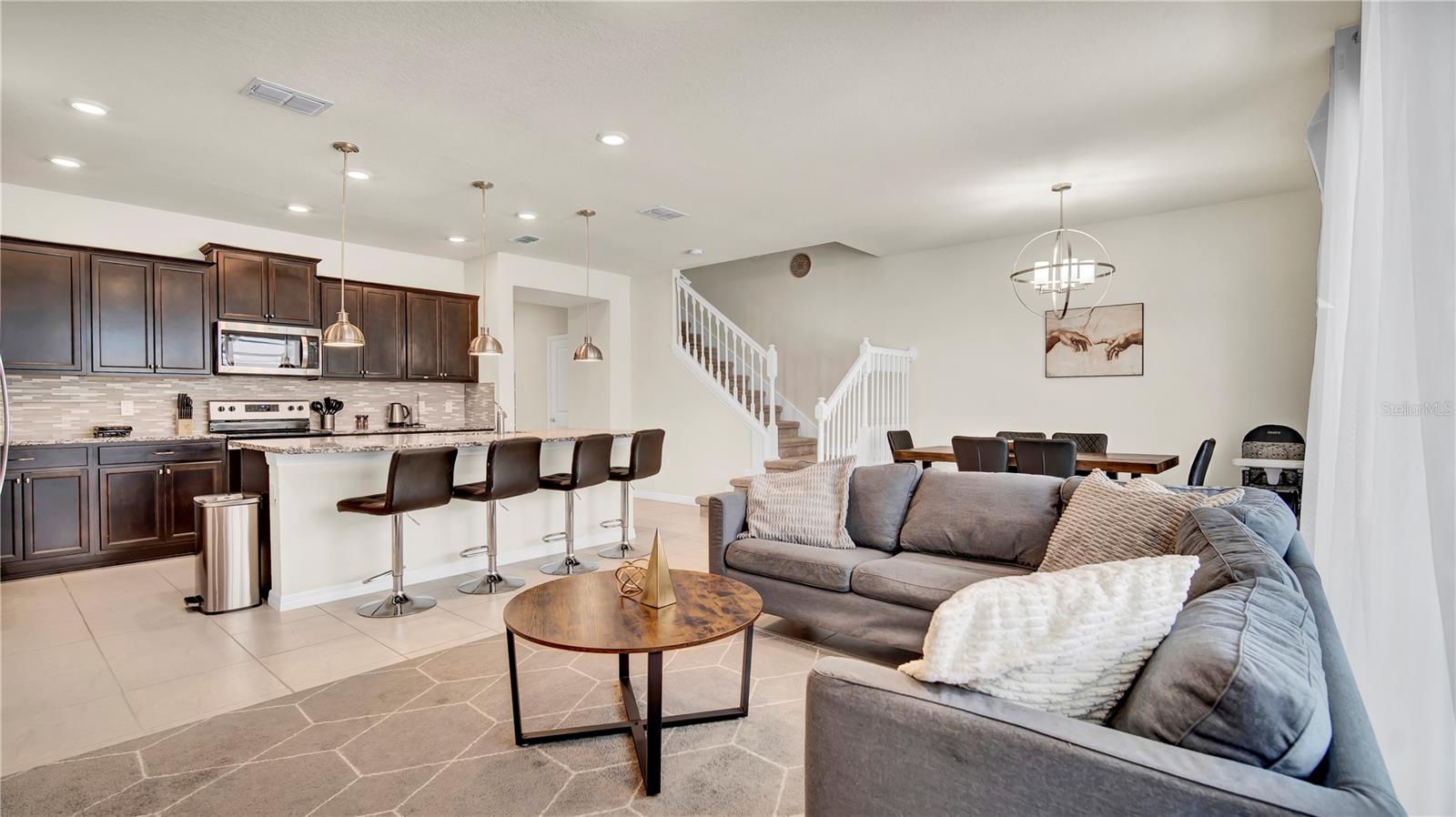 WINDSOR ISLAND RESIDENCE PH 2B - Residential