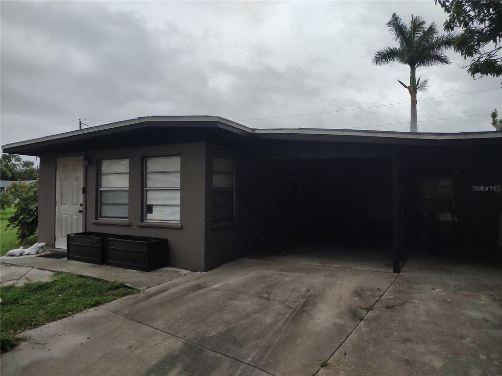 Photo of 1423 17th Avenue E, Bradenton, FL 34208 (MLS # A4657195)