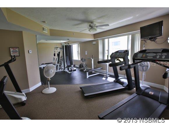 Towers 09 Condo - Residential