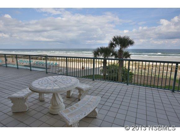 Towers 09 Condo - Residential