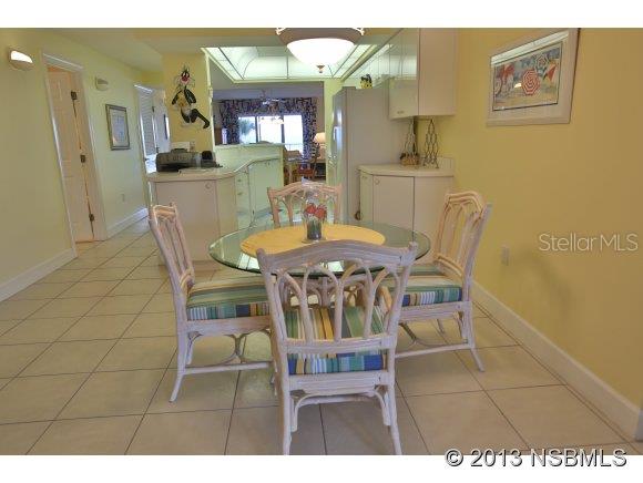 Towers 09 Condo - Residential