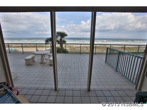 Towers 09 Condo - Residential