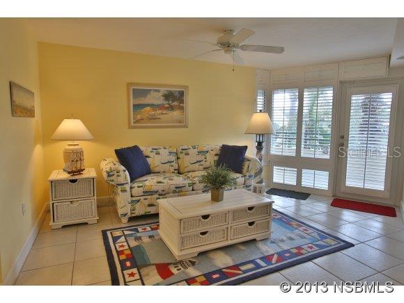 Towers 09 Condo - Residential