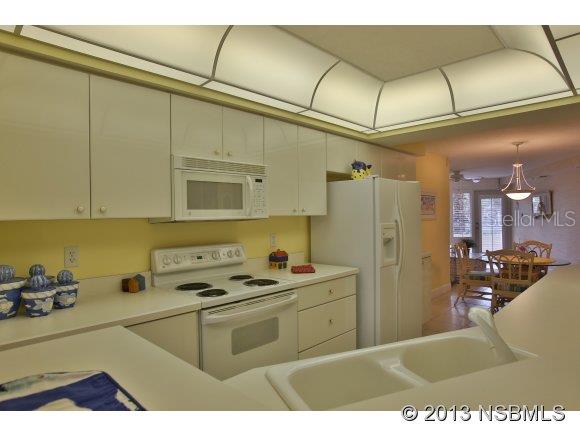 Towers 09 Condo - Residential