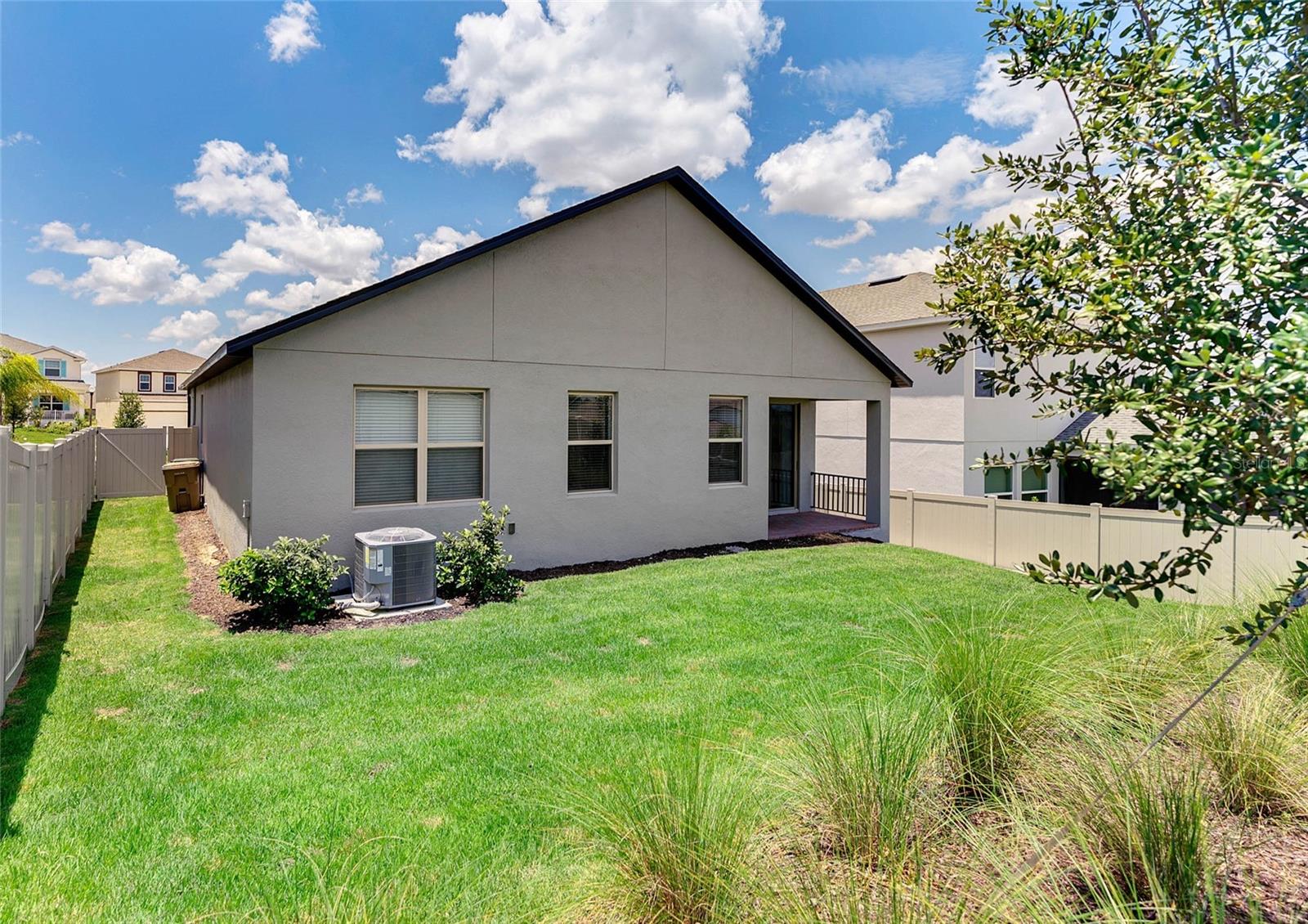 JOHNS LAKE LNDG PH 4 - Residential Lease