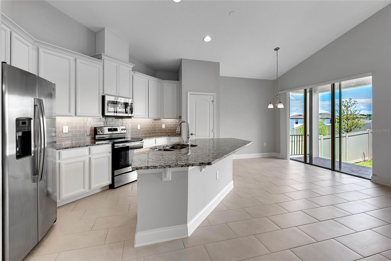 JOHNS LAKE LNDG PH 4 - Residential Lease