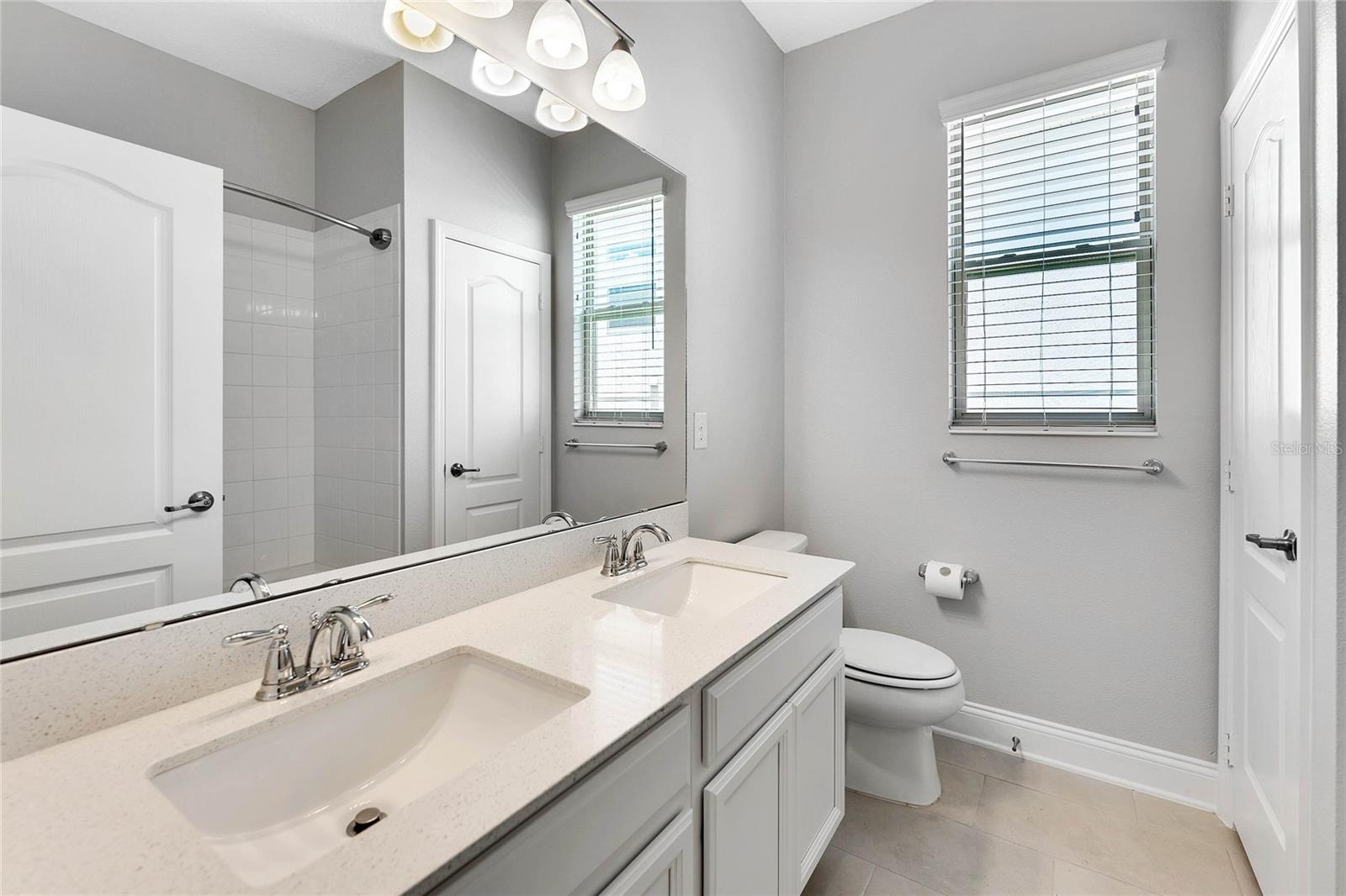 JOHNS LAKE LNDG PH 4 - Residential Lease