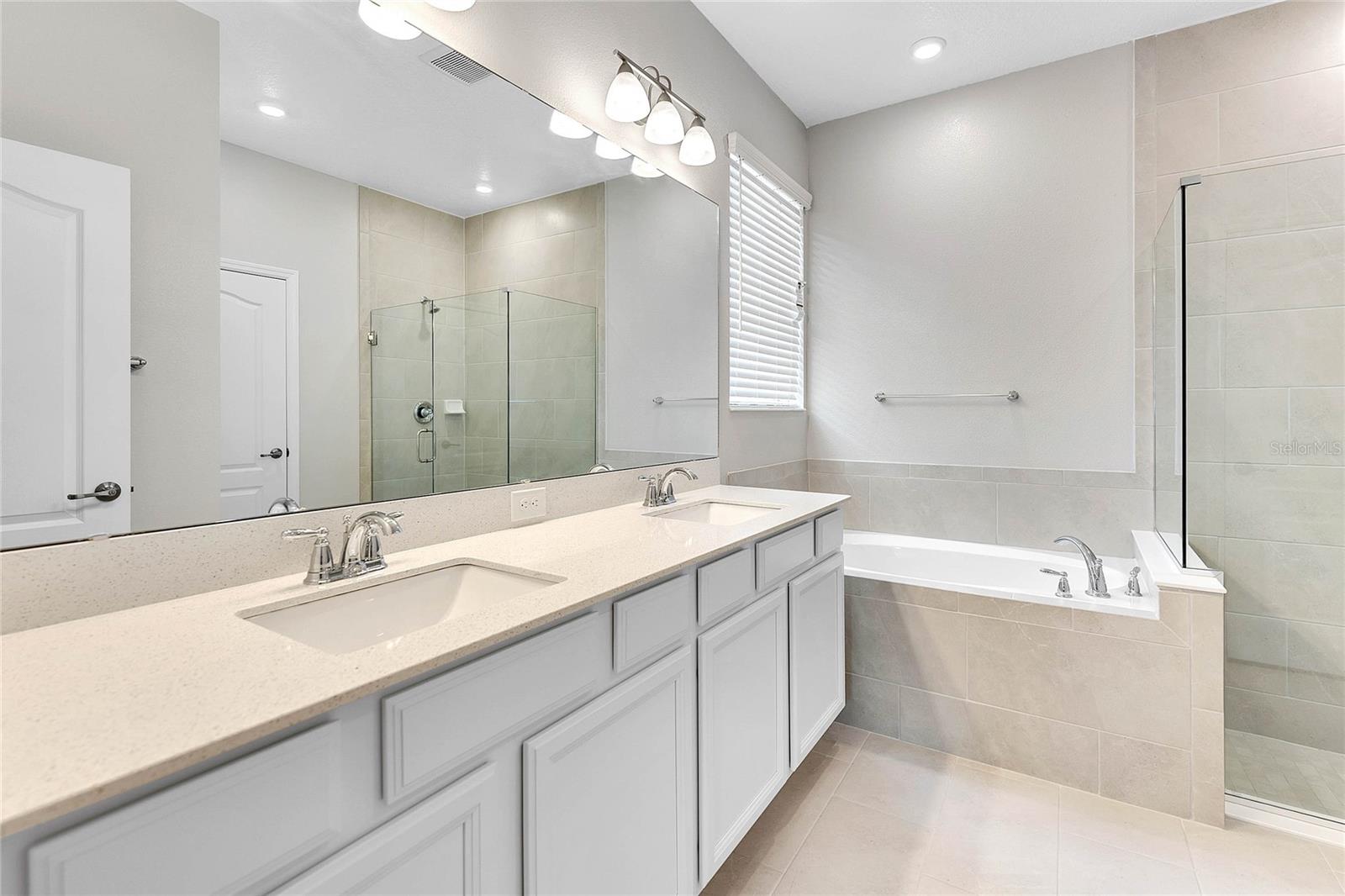 JOHNS LAKE LNDG PH 4 - Residential Lease