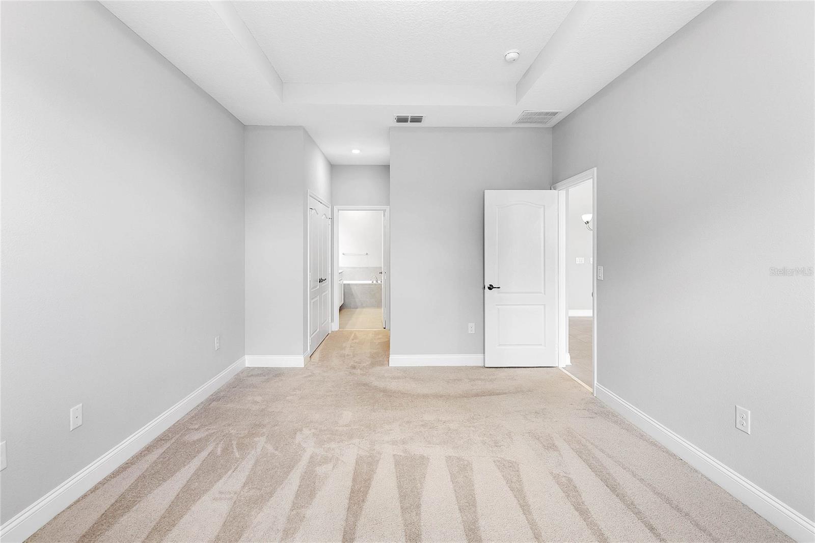 JOHNS LAKE LNDG PH 4 - Residential Lease