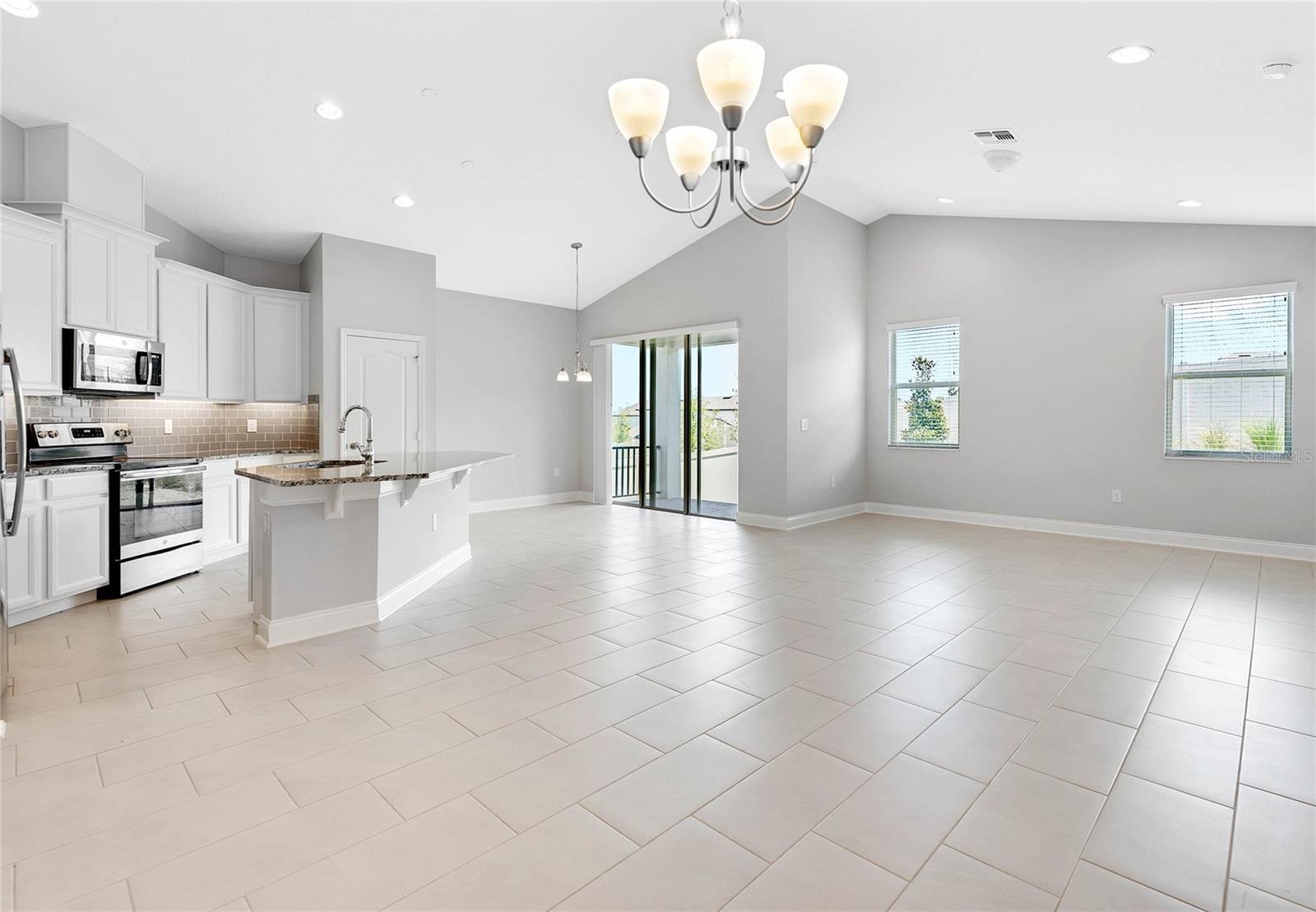 JOHNS LAKE LNDG PH 4 - Residential Lease