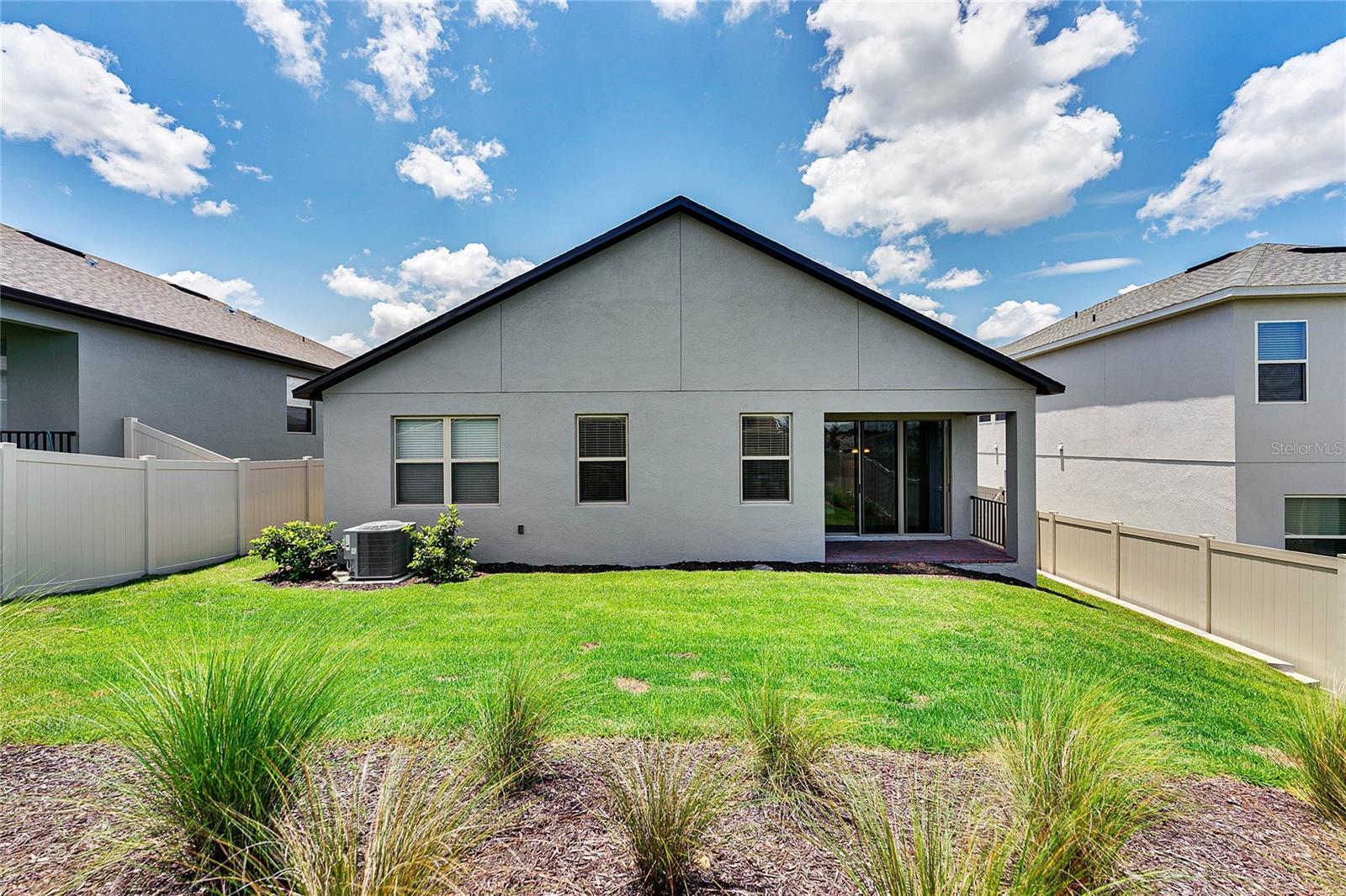 JOHNS LAKE LNDG PH 4 - Residential Lease