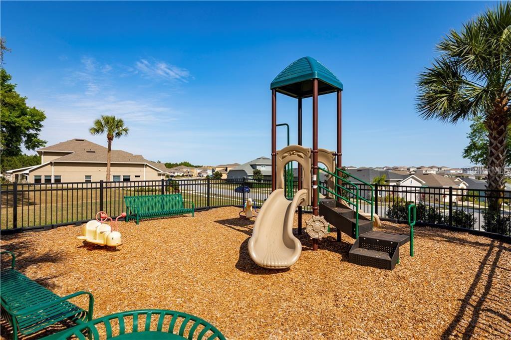 JOHNS LAKE LNDG PH 4 - Residential Lease