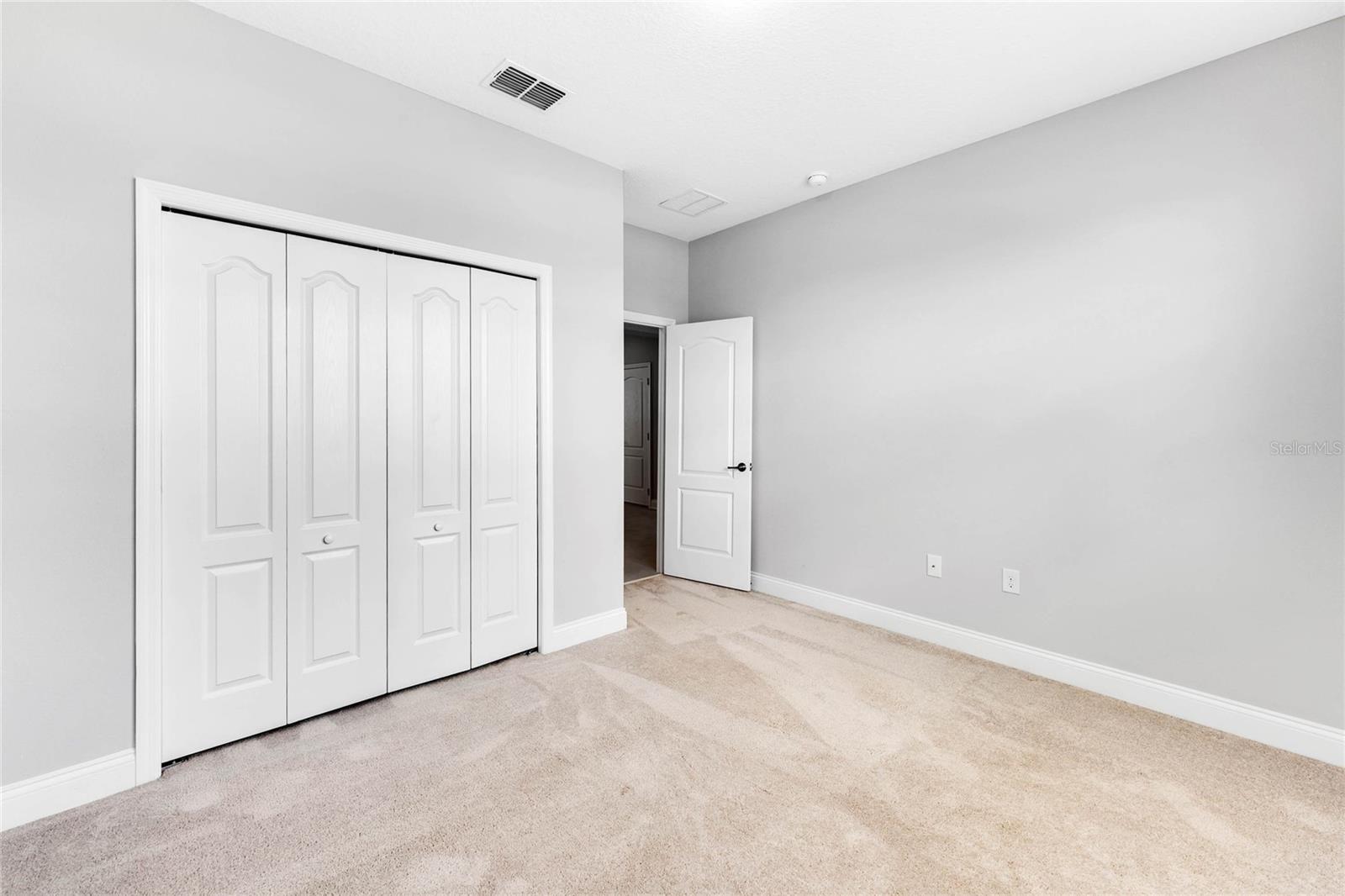 JOHNS LAKE LNDG PH 4 - Residential Lease