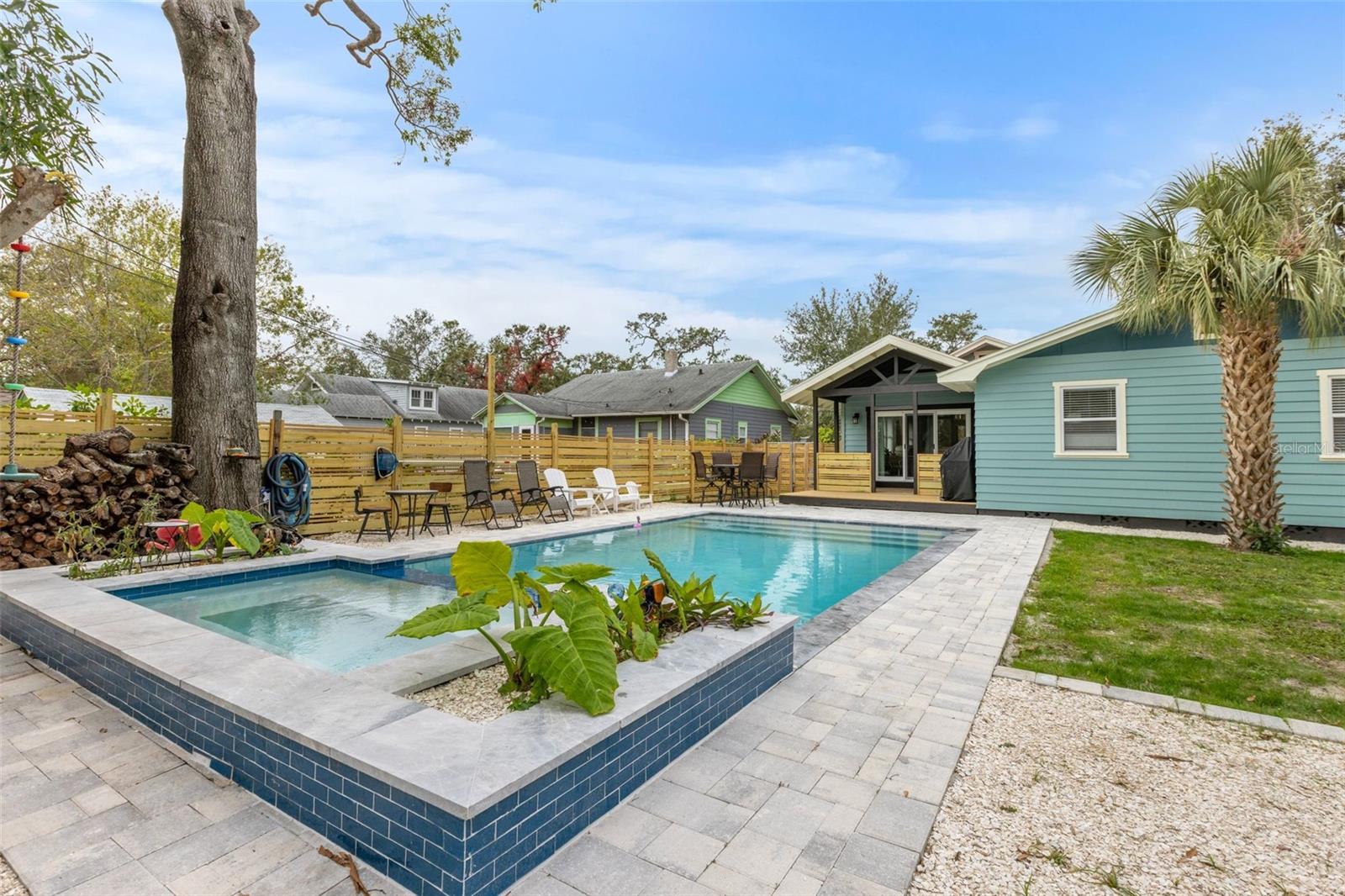 2514 BEACH BOULEVARD S