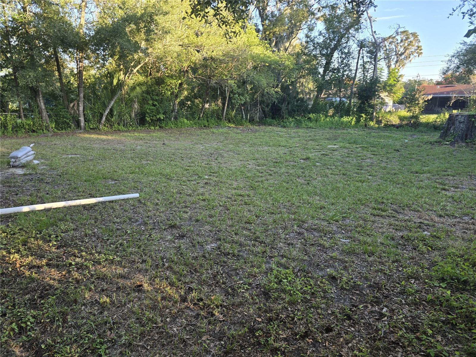 ATHENS REALTY CO BLKS 203-206 INC DELAND - Residential Lease