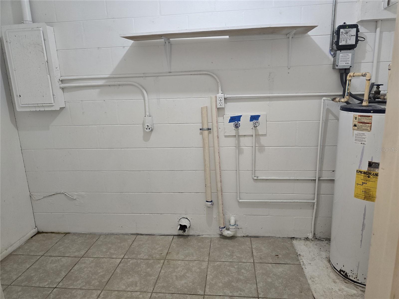 ATHENS REALTY CO BLKS 203-206 INC DELAND - Residential Lease