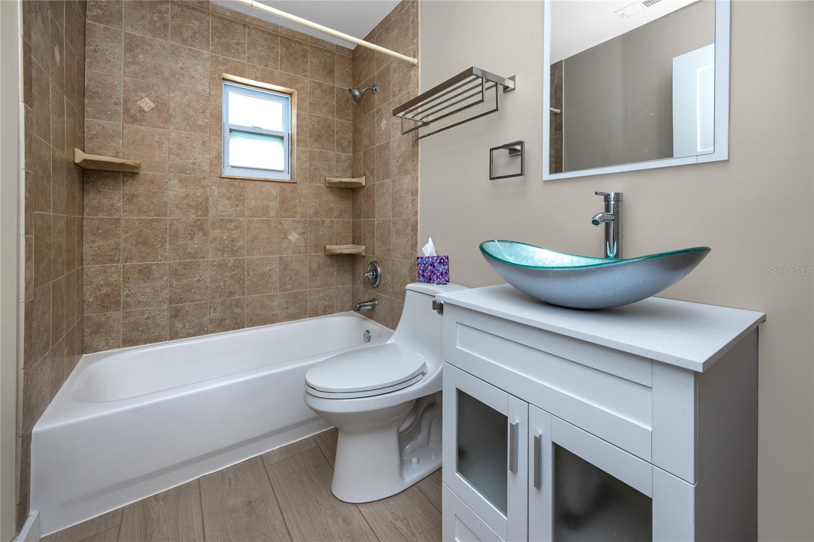 HIDDEN COVE - Residential Lease