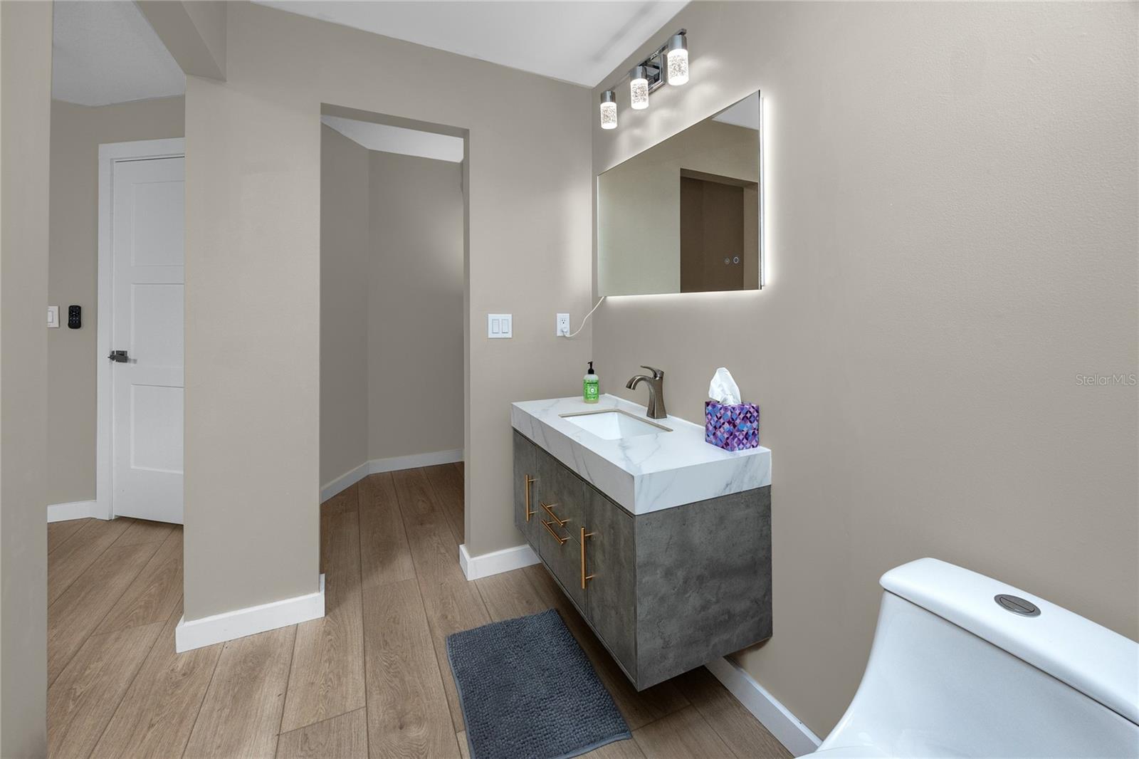 HIDDEN COVE - Residential Lease