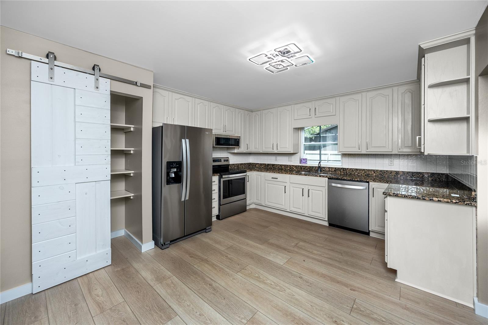 HIDDEN COVE - Residential Lease