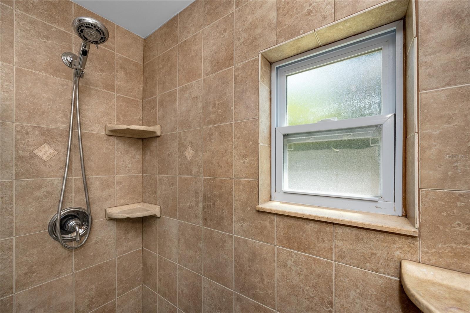 HIDDEN COVE - Residential Lease